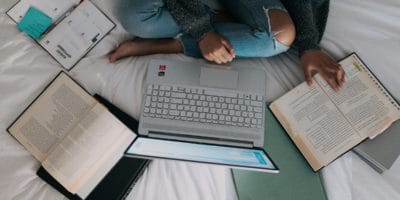 job étudiant et révision de partiels