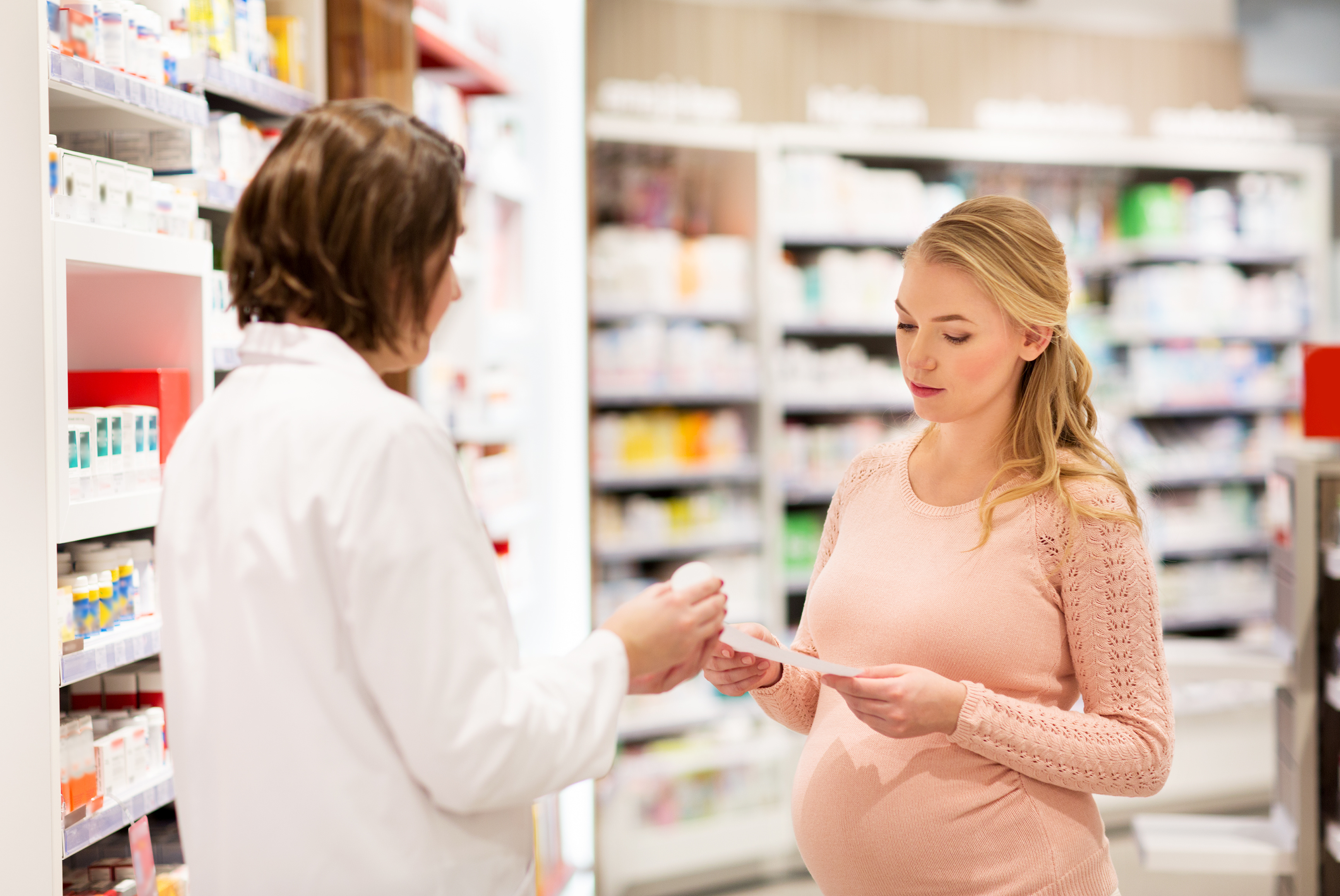 conseils du pharmacien sur les médicaments durant la grossesse