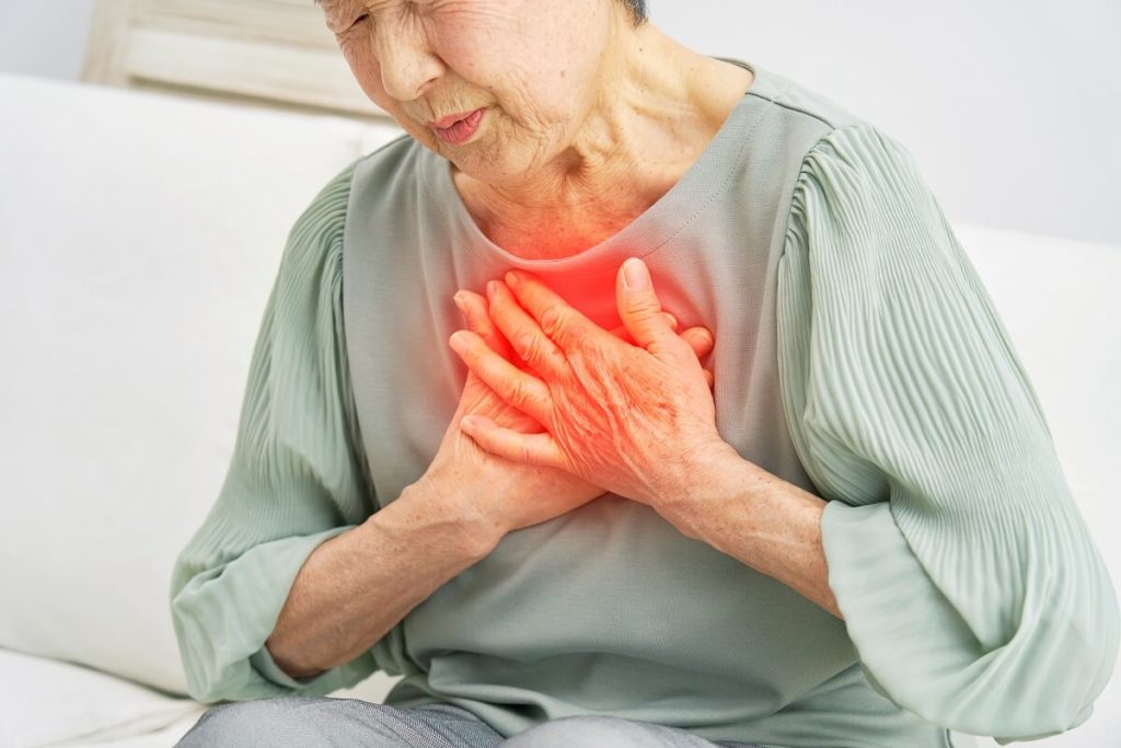 signes crise cardiaque femme